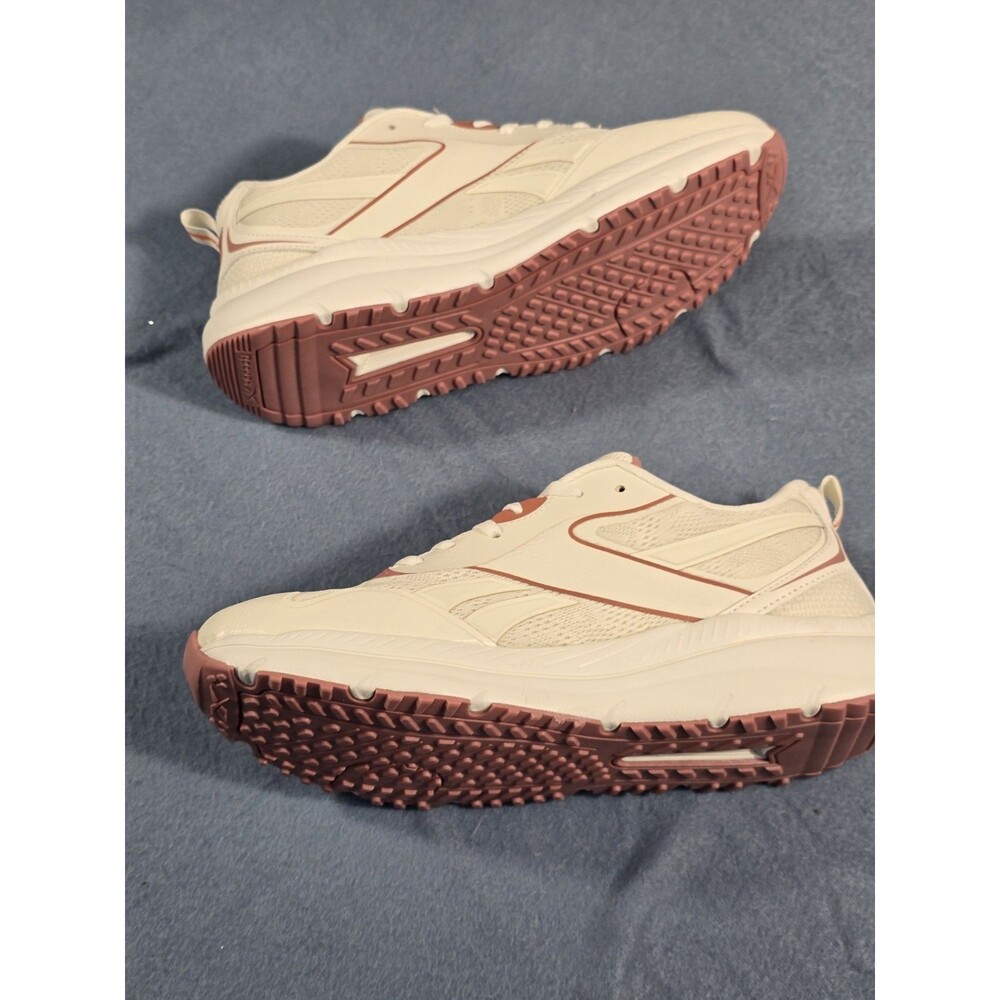 Reebok Charge Run Women's Sneakers Comfort Shoes / Athletic Size 11